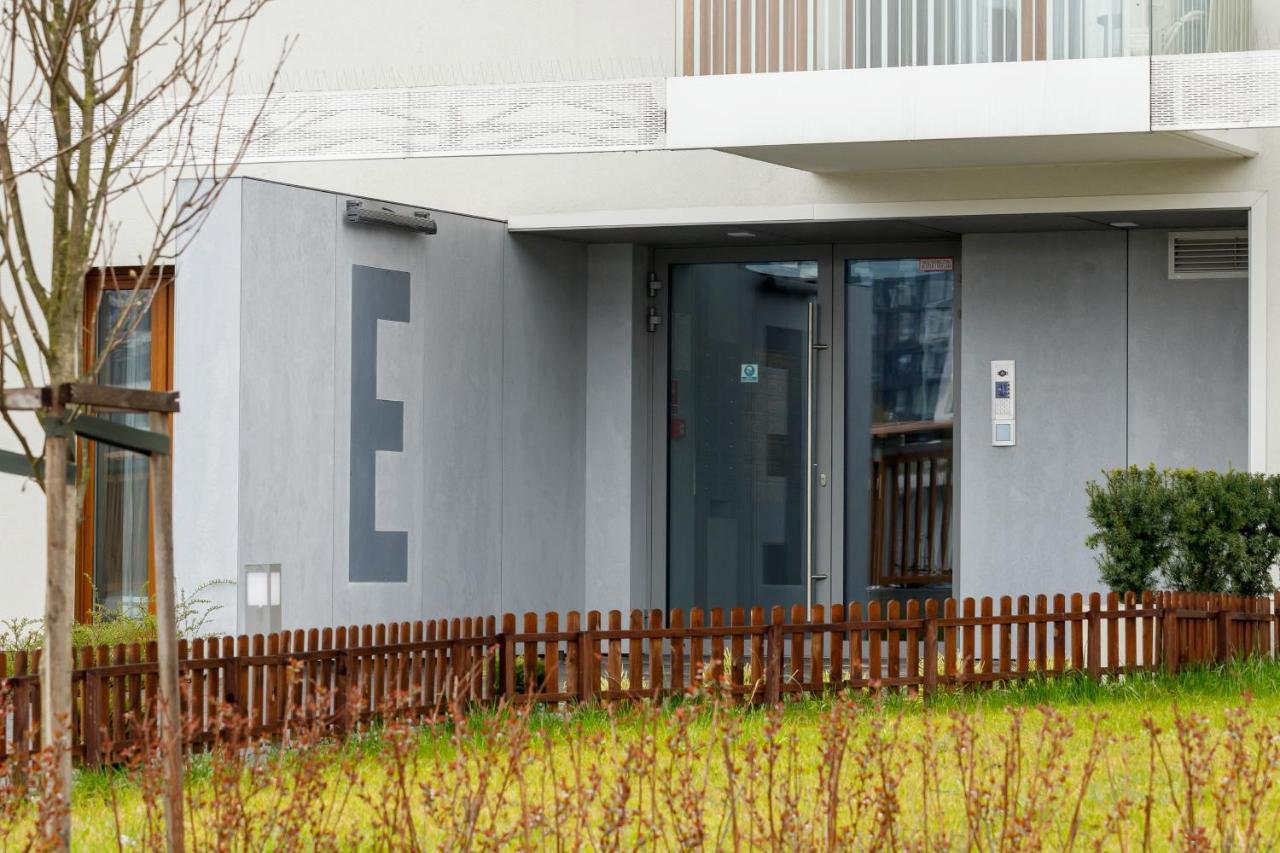 Lema Apartment Near Tauron Arena By Renters Prestige 克拉科夫 外观 照片